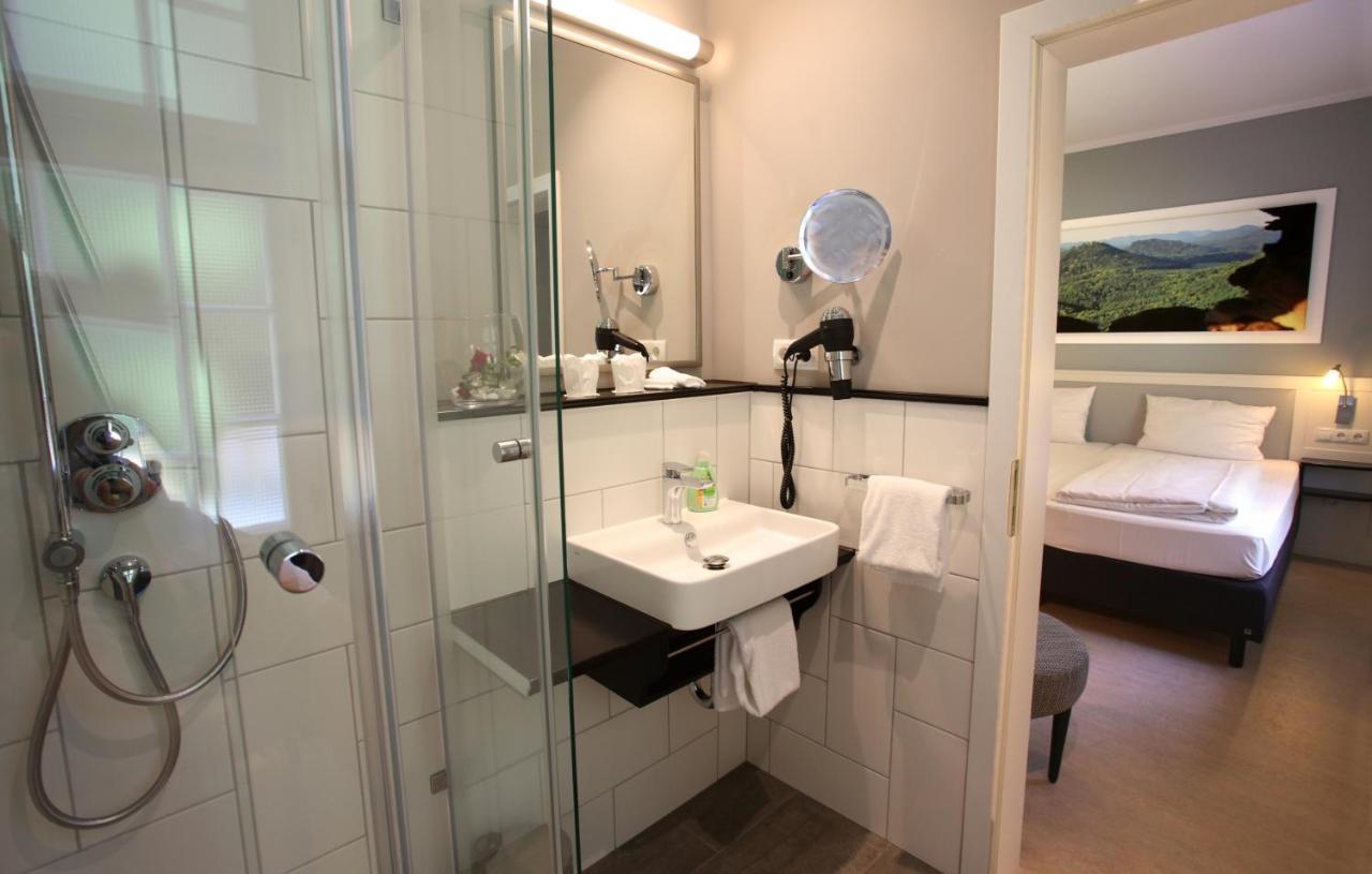 Jugendstilhotel Trifels 안에일러 앰 트리펠스 외부 사진