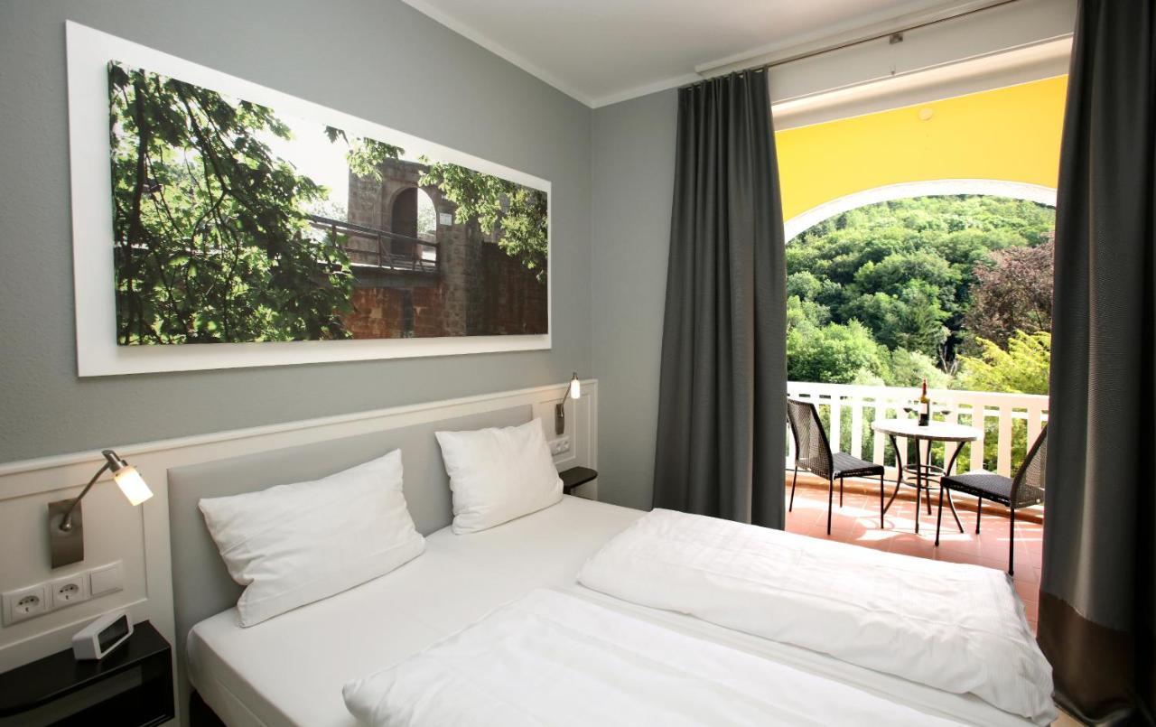 Jugendstilhotel Trifels 안에일러 앰 트리펠스 외부 사진