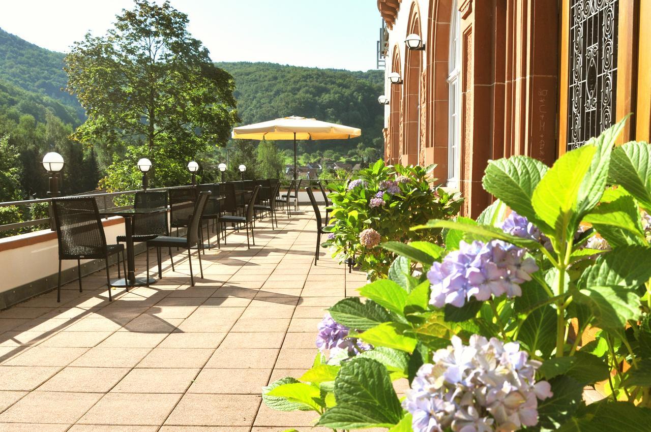 Jugendstilhotel Trifels 안에일러 앰 트리펠스 외부 사진