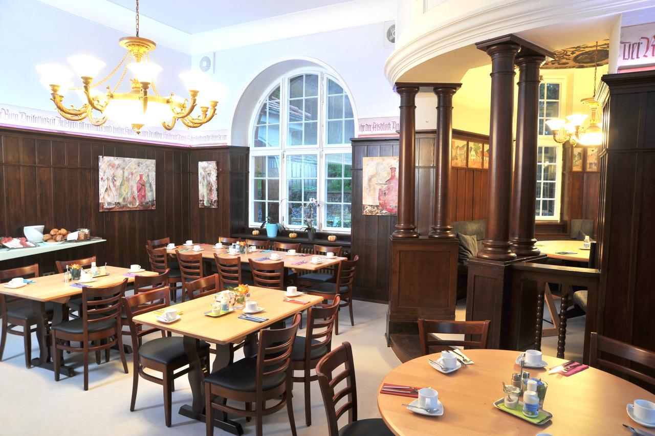 Jugendstilhotel Trifels 안에일러 앰 트리펠스 외부 사진