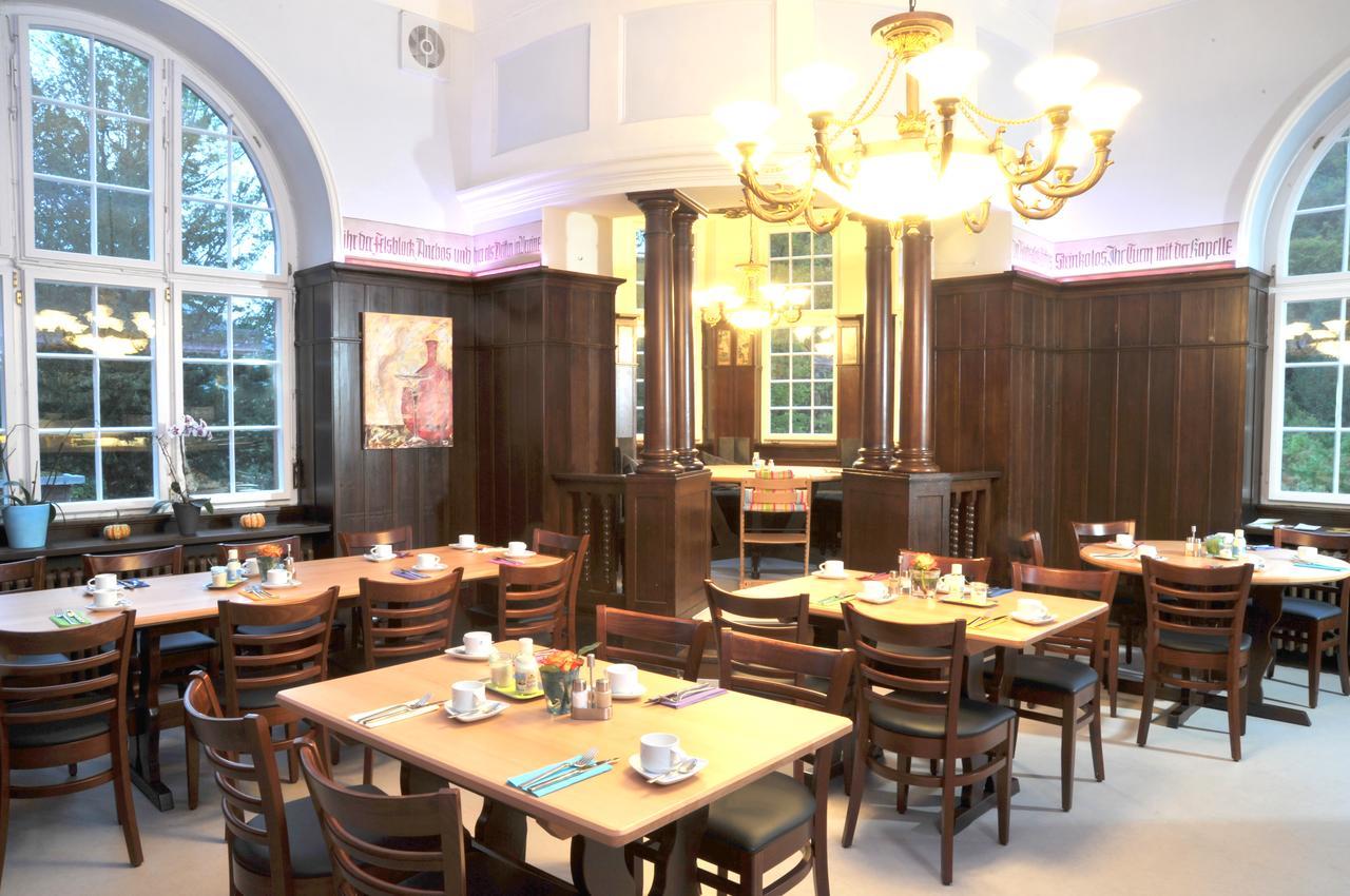 Jugendstilhotel Trifels 안에일러 앰 트리펠스 외부 사진