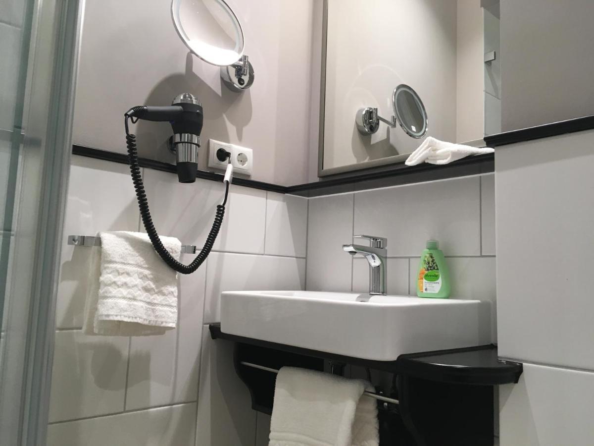 Jugendstilhotel Trifels 안에일러 앰 트리펠스 외부 사진